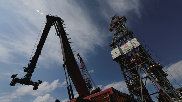 México recibe 2.650 millones de dólares por coberturas petroleras
