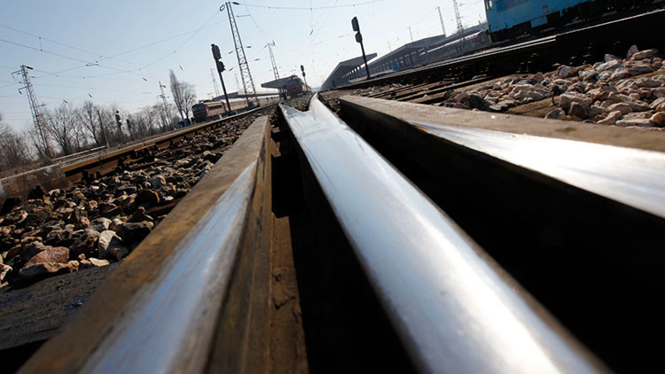 Foto: Fallecen 5 personas por una explosión tras descarrilar un tren de carga en Bulgaria