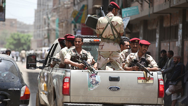 Un ataque suicida deja al menos 50 soldados muertos en Yemen