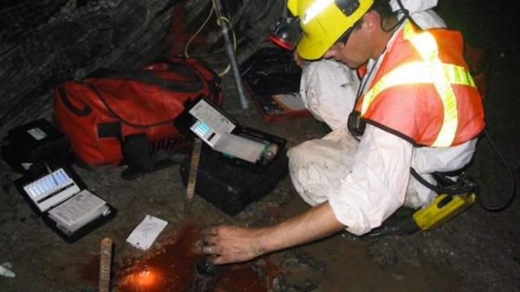 Al menos 2.000 millones de años: Encuentran la muestra de agua más antigua de la Tierra