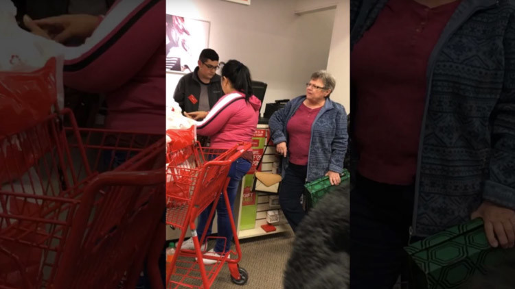 "Hablen inglés, están en EE.UU.", recrimina una anciana a dos latinas en una tienda (VIDEO)