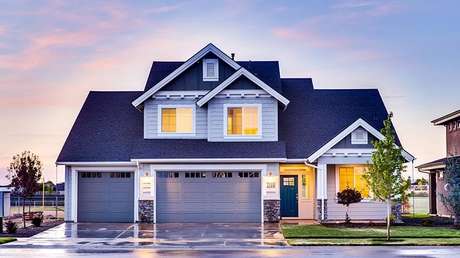 Expertos explican por qué es un error comprar una vivienda actualmente