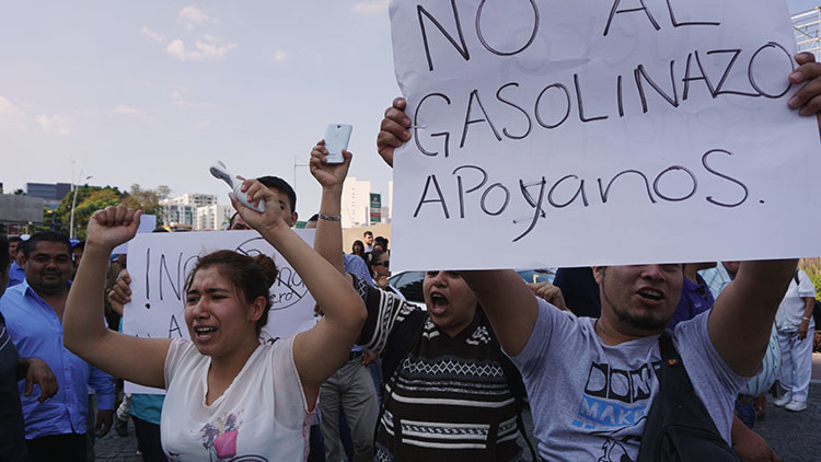 Las protestas contra el 'gasolinazo ' prenden en todo México