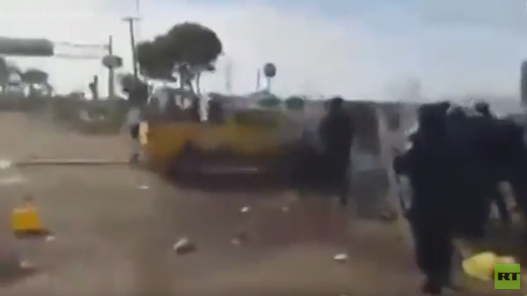 FUERTES VIDEOS: Arrollan a policías federales en una manifestación contra el 'gasolinazo' en México