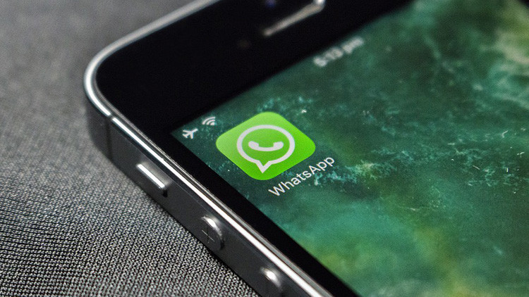 WhatsApp podría espiar tus mensajes por una puerta trasera: así podrás evitarlo