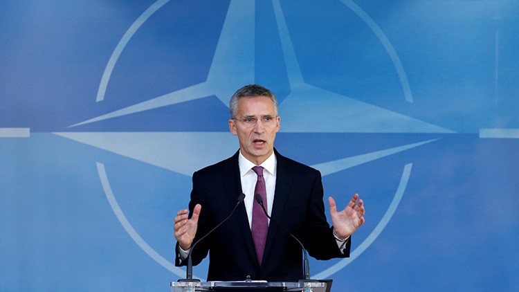 Bromean en Twitter con las contradicciones del jefe de la OTAN sobre la 'amenaza rusa'