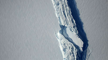 La grieta que generará un gigantesto iceberg en la Antártida continúa creciendo (FOTOS)