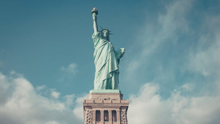 Trump decapita a la Estatua de la Libertad en la portada del nuevo 'Der Spiegel' (FOTO)