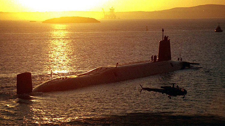 "Conviértete en un atacante suicida": la polémica parodia de la Armada británica