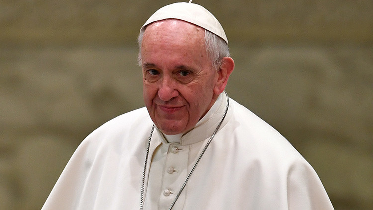 VIDEO: El papa Francisco crea su 'mannequin challenge' con un mensaje sobre la crisis migratoria