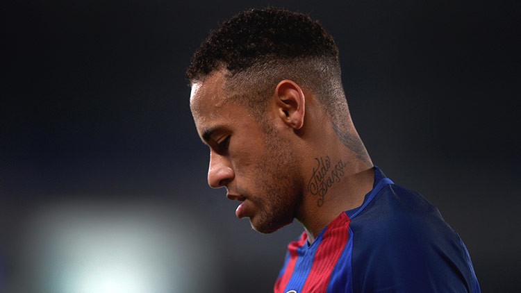 Neymar se burla de su novia en la Red (VIDEO)