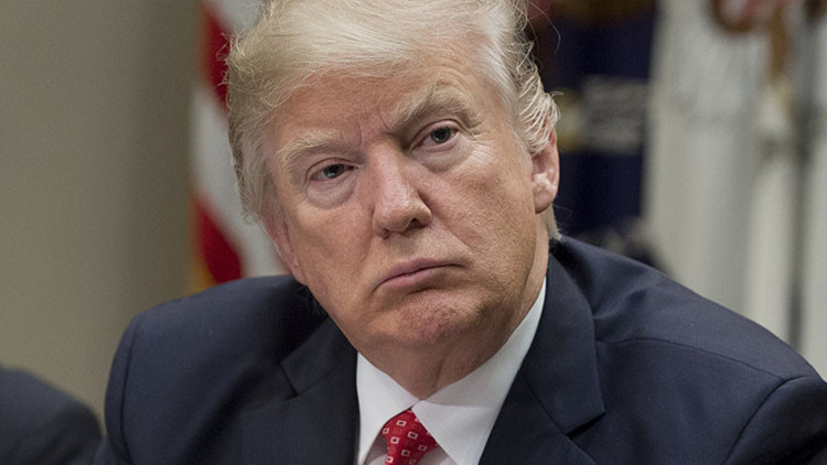 Una ciudadana francesa verifica un tuit de Trump y lo 'destroza' con hechos
