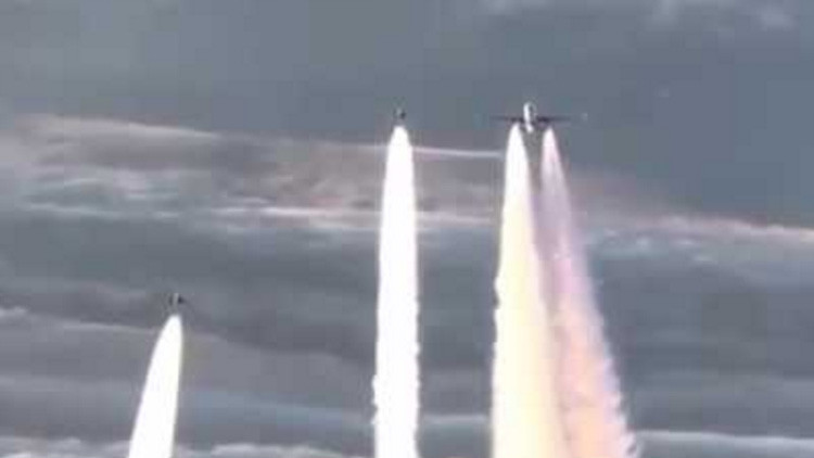 VIDEO: El increíble momento en que dos cazas alemanes interceptan un avión de pasajeros indio