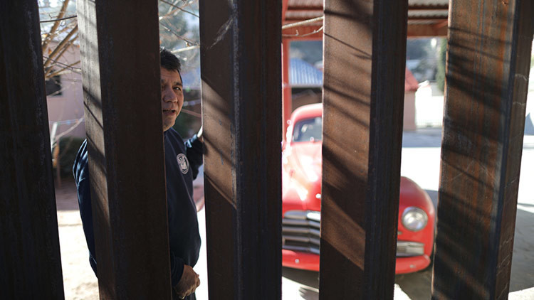 EE.UU. promete medidas contra países que se niegan a recibir de vuelta a inmigrantes ilegales