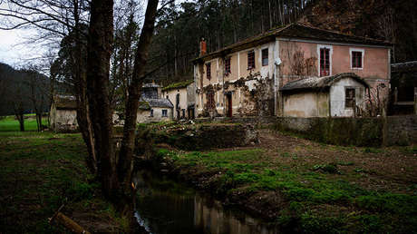 Casas a un euro o pueblos enteros al precio de un piso ...