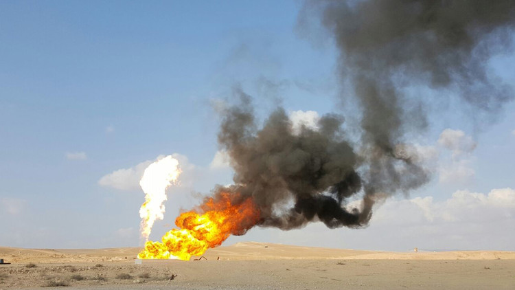 VIDEO: El Estado Islámico prende fuego a un yacimiento de gas mientras se retira de Palmira