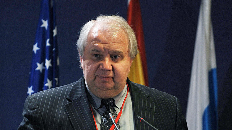 Diplomáticos de EE.UU. condenan la "caza de brujas" creada en torno al embajador ruso Kislyak