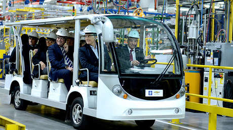 Gobierno argentino anuncia acuerdo con sector automotriz, pero se mantiene llamado a paro nacional