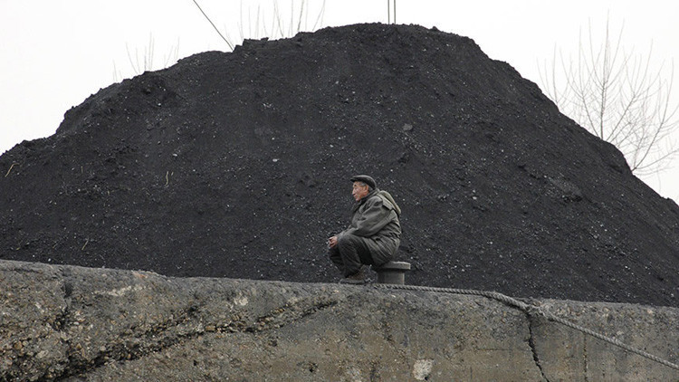 China ordena devolver a Corea del Norte los barcos cargados con carbón