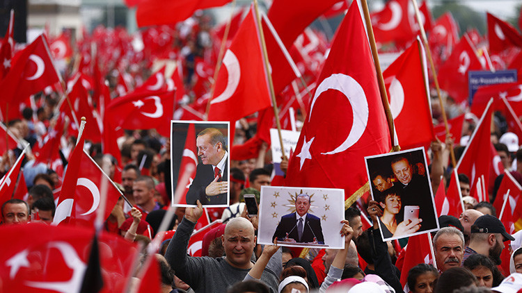 Erdogan calificado como "dictador turco" en la Wikipedia tras el 'sí' en el referéndum
