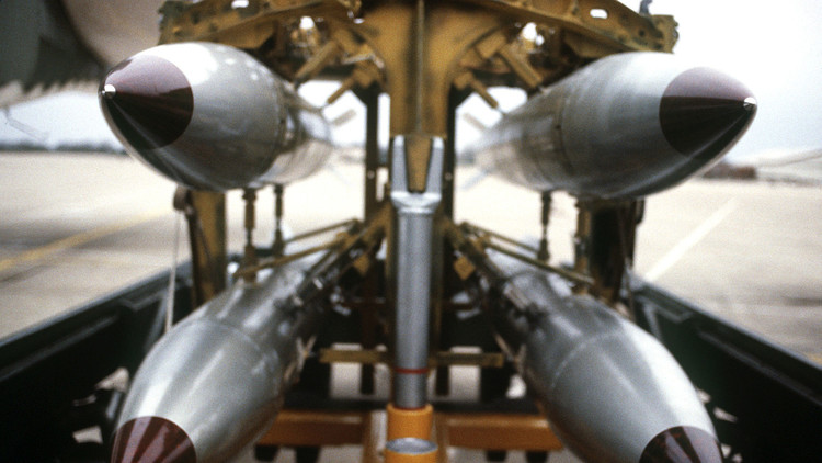 MOAB y B61-12: ¿Cuál de estas bombas es la verdadera amenaza?