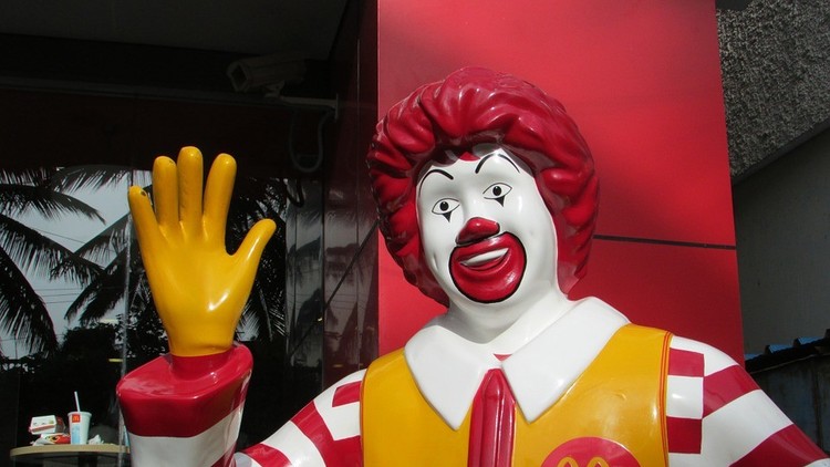Se subasta un sobre de salsa de McDonald's por casi 15.000 dólares