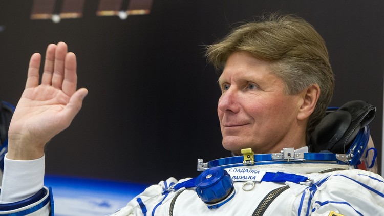 Anuncia su retiro el hombre que ostenta el récord de permanencia en el espacio