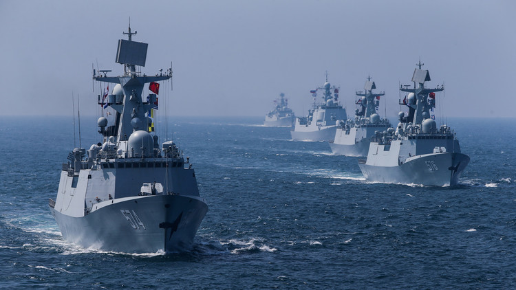 La Armada de China realiza maniobras navales en el Pacífico occidental