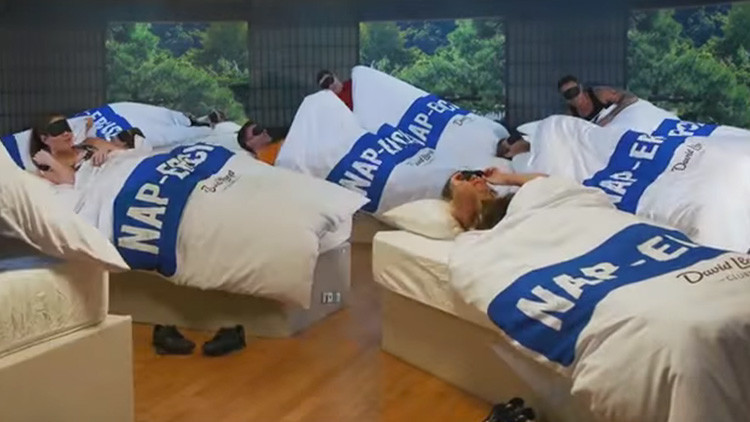 'El ejercicio de los 40 guiños': un gimnasio crea una clase que consiste en dormir 45 minutos
