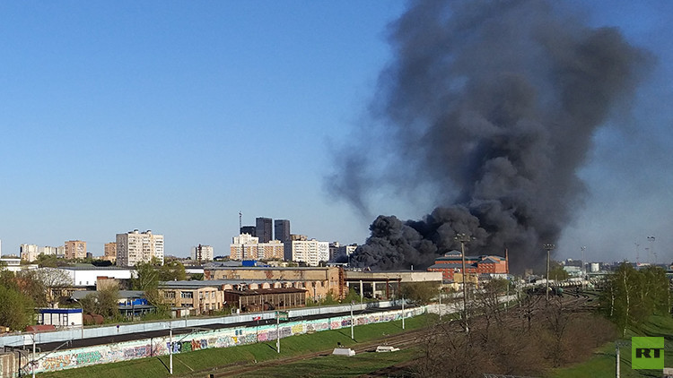 FOTO: Se declara un incendio en las inmediaciones de RT en Moscú