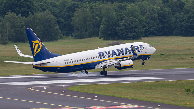Avión lleno de fans del rugby que volaban del Reino Unido a España aterriza de emergencia en París