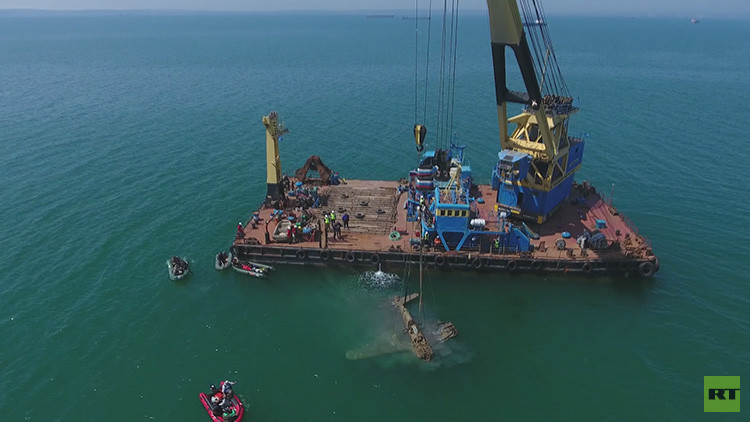 VIDEO: Sacan del mar un caza de la Segunda Guerra Mundial cerca de Crimea
