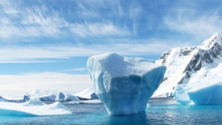 VIDEO: Emiratos Árabes Unidos planea remolcar un iceberg para obtener agua potable