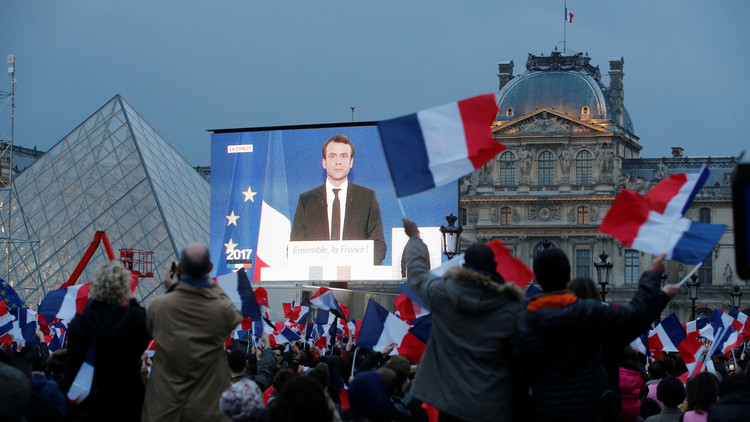 Putin insta a Macron a "superar la desconfianza mutua" y "unir fuerzas"