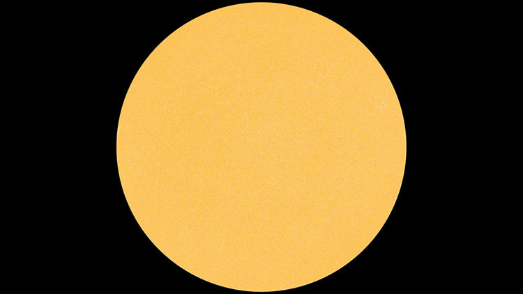 Algo raro pasa con nuestro Sol: todas las manchas desaparecieron de su superficie