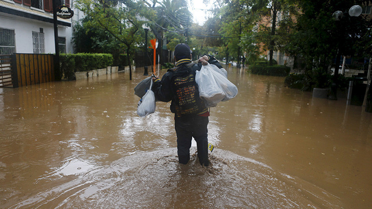 VIDEOS: Emergencia en Chile por desborde de varios ríos y quebradas tras lluvias torrenciales