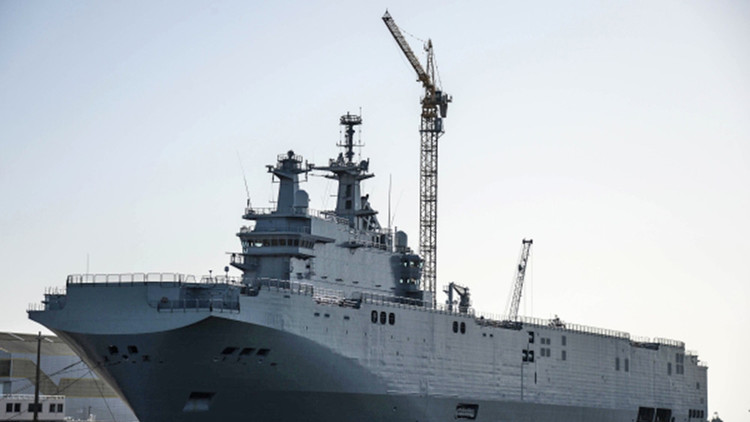 Cómo hizo Rusia para conseguir gratis los portahelicópteros Mistral