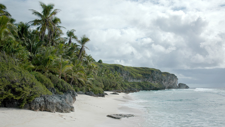Así es la isla paradisíaca del Pacífico que se ha convertido en un auténtico vertedero de plástico