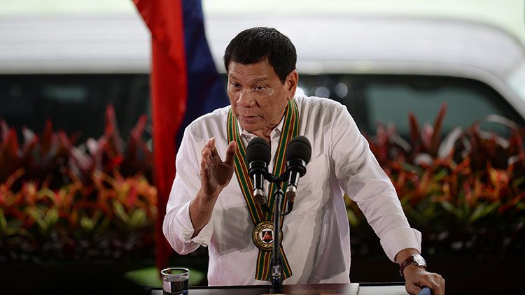 El Estado Islámico ataca una ciudad filipina y Duterte declara la ley marcial en la región