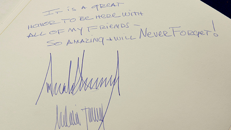 Trump, criticado por su mensaje en el libro de visitas del Memorial del Holocausto