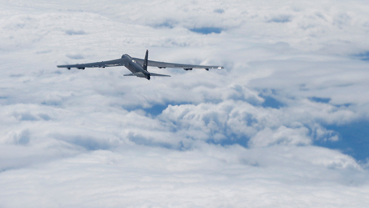 El bombardeo de un B-52 al Estado Islámico en Mosul, visto desde la cabina del piloto (VIDEO)