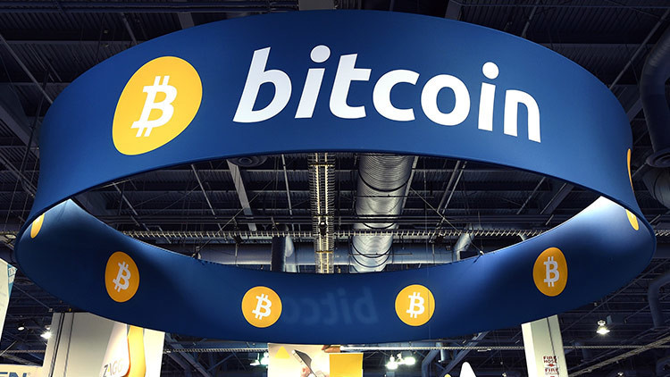 ¿Qué ha provocado que el bitcóin casi alcance los 3.000 dólares?