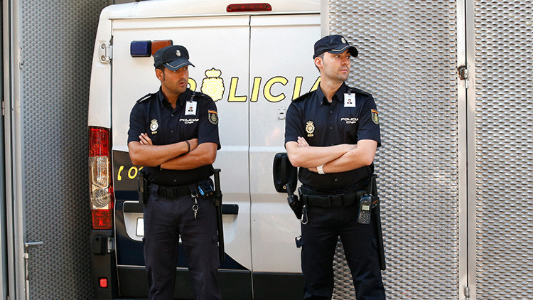 España: dos hombres detenidos por participar en la violación múltiple de una mujer