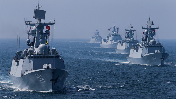 China desarrolla una monstruosa batería flotante de misiles