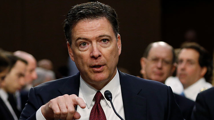 La broma que provocó carcajadas en la audiencia pública del exdirector del FBI James Comey