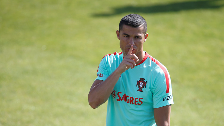 Ronaldo: "Me voy del Madrid, no hay marcha atrás", según MARCA