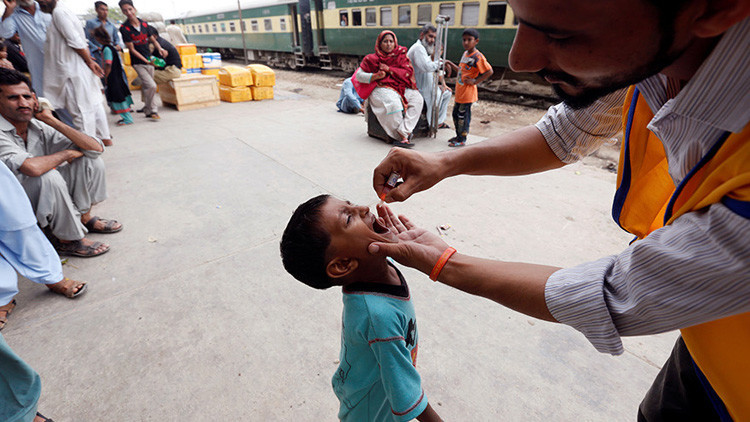 El brote de la polio en Siria deja 17 niños paralizados