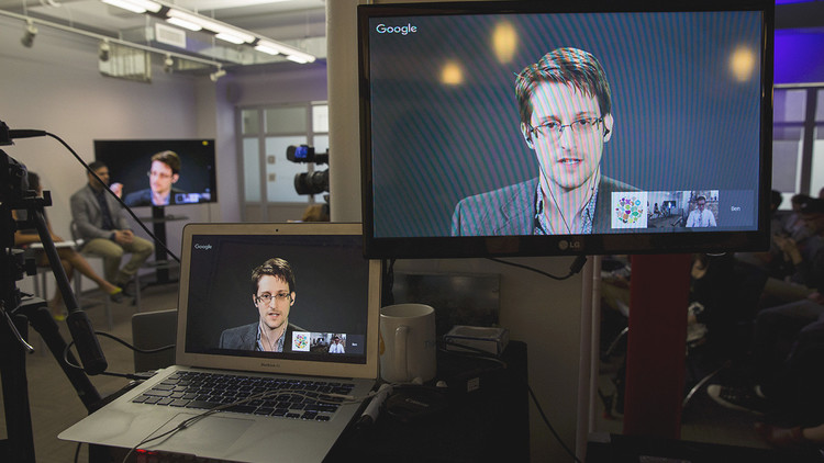 ''Es un crimen contra el público'': Snowden condena el espionaje oficial en México
