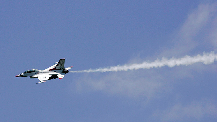 Un avión F-16 se accidenta durante un espectáculo aéreo en EE.UU.