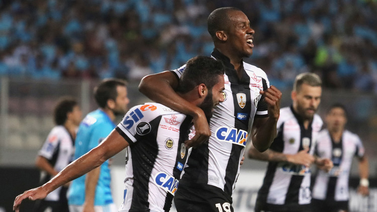 Jugador hace un triplete y celebra un gol mostrando sus quemaduras sin curar (FUERTES IMÁGENES)